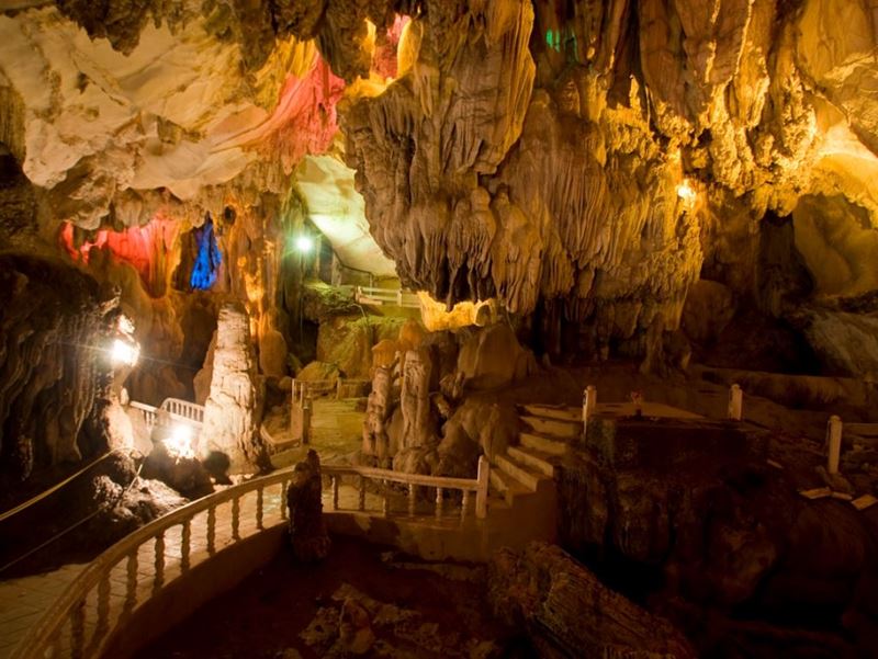 Grotte de Tham Jang