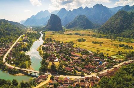 Picture for category Laos tourisme: Visite de la région Houaphanh en pirogue