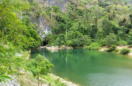 Picture for category Grotte Kong Lor - Un des sites naturels à ne pas manquer du Laos