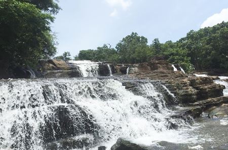 Picture of Découvert de la cascade de Tad Hang au Plateau des Bolovens